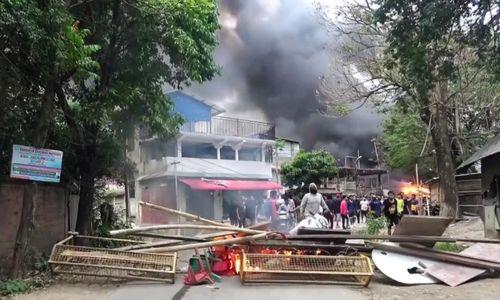 മണിപ്പൂരിലെ ചുരാചന്ദ്പൂർ ജില്ലയിൽ സംഘർഷം; രണ്ടു മാസത്തേക്ക് നിരോധനാജ്ഞ മണിപ്പൂരിലെ ചുരാചന്ദ്പൂർ ജില്ലയിൽ സംഘർഷം; രണ്ടു മാസത്തേക്ക് നിരോധനാജ്ഞ