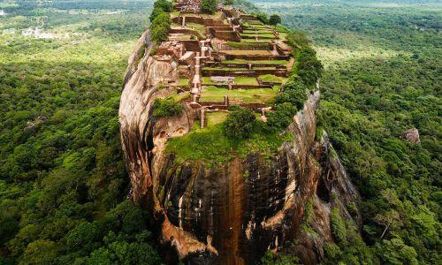 ഇന്ത്യ ഉൾപ്പെടെ ഏഴ് രാജ്യക്കാർക്ക് ലങ്കയിലേക്ക് സൗജന്യ വിസ ഇന്ത്യ ഉൾപ്പെടെ ഏഴ് രാജ്യക്കാർക്ക് ലങ്കയിലേക്ക് സൗജന്യ വിസ
