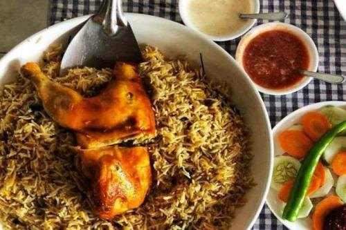 മലപ്പുറത്ത് കുഴിമന്തി കഴിച്ച എട്ട് പേർ ആശുപത്രിയിൽ മലപ്പുറത്ത് കുഴിമന്തി കഴിച്ച എട്ട് പേർ ആശുപത്രിയിൽ