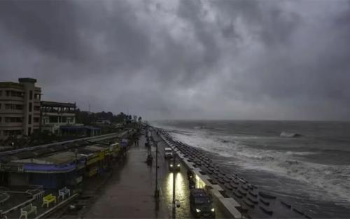 'അർണബ്' ചുഴലിക്കാറ്റ് തീരത്തേക്ക്: ഒഡീഷയിലും ആന്ധ്രയിലും കനത്ത ജാഗ്രത