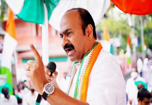 ഡി.സി.സി പുനഃസംഘടന; ഉമ്മൻചാണ്ടിക്കും രമേശ് ചെന്നിത്തലക്കും മറുപടിയുമായി വി.ഡി. സതീശൻ