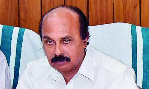റവന്യു­­­ മന്ത്രി­­­ ഇ. ചന്ദ്രശേ­­­ഖരനെ­­­തി­­­രെ­ ­സി­­­.പി­­­.എം സൈ­­­ബർ‍ ആക്രമണം