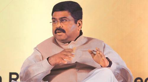 നീറ്റ് പരീക്ഷക്കെത്തിയ വിദ്യാർ‍ത്ഥിനികളുടെ അടിവസ്ത്രം അഴിപ്പിച്ച സംഭവം; അന്വേഷണത്തിന് ഉത്തരവിട്ട് കേന്ദ്രം