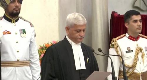 സുപ്രീം കോടതിയുടെ 49ആമത്തെ ചീഫ് ജസ്റ്റിസ് ആയി ജസ്റ്റിസ് യു.യു ലളിത് സ്ഥാനമേറ്റു