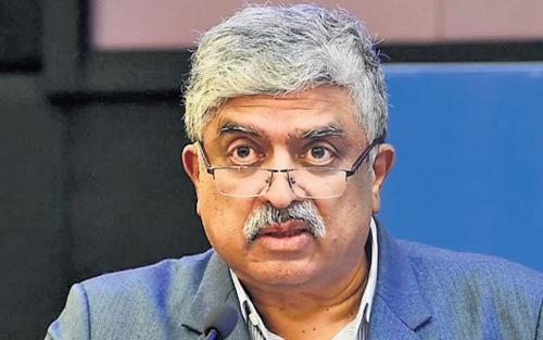 നീറ്റ് ചോദ്യപേപ്പർ ചോർച്ച തടയാൻ ഒരൊറ്റ ചോദ്യപേപ്പർ രീതി ഒഴിവാക്കണമെന്ന് നന്ദൻ നിലേകനി