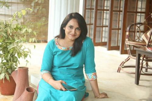 ബ്രിട്ടനിൽ നിന്ന് തിരിച്ചെത്തിയ നടി ലെനയ്ക്ക് കൊവിഡ്