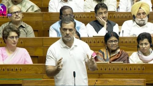 സ്ത്രീകളെ മറയാക്കി രാഷ്ട്രീയ നീക്കം; വനിതാ ബില്ലിനെതിരെ രാഹുൽ ഗാന്ധി