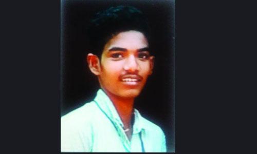 വീടിന്റെ ടെറസിൽ നിന്ന് വീണ് പത്താം ക്ളാസ് വിദ്യാർത്ഥി മരിച്ചു വീടിന്റെ ടെറസിൽ നിന്ന് വീണ് പത്താം ക്ളാസ് വിദ്യാർത്ഥി മരിച്ചു