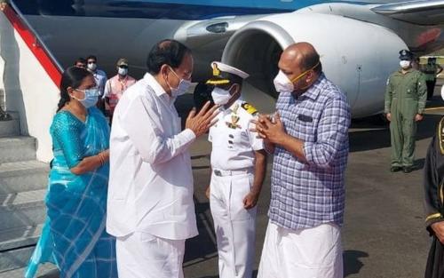 ഉപരാഷ്ട്രപതി വെങ്കയ്യ നായിഡു കൊച്ചിയിലെത്തി