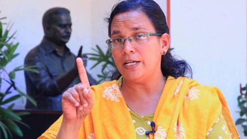 പിണറായി വിജയന്റെ തലയ്ക്കേറ്റ പ്രഹരമാണ് തൃക്കാക്കരയിലെ ഉമയുടെ മുന്നേറ്റമെന്ന് കെ.കെ രമ പിണറായി വിജയന്റെ തലയ്ക്കേറ്റ പ്രഹരമാണ് തൃക്കാക്കരയിലെ ഉമയുടെ മുന്നേറ്റമെന്ന് കെ.കെ രമ