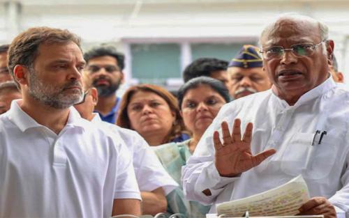 മുഖ്യ തെരഞ്ഞെടുപ്പ് കമീഷണർ ഗ്യാനേഷ് കുമാറിനെതിരെ ‘ഇൻഡ്യ’ മുന്നണിയുടെ ജനകീയ ഇംപീച്ച്‌മെന്റ് നാളെ ഖാർഗെയുടെ വസതിയിൽ