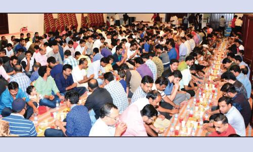 കു­റഞ്ഞ വരു­മാ­നക്കാ­ർ­ക്ക് അനു­ഗ്രഹമാ­യി­ നോ­ന്പ് തു­റകൾ
