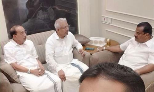 ജയരാജൻമാർ നേർക്കുനേർ; കൂടിക്കാഴ്ച ലീഗ് നേതാവ് വസതിയിൽ ജയരാജൻമാർ നേർക്കുനേർ; കൂടിക്കാഴ്ച ലീഗ് നേതാവ് വസതിയിൽ