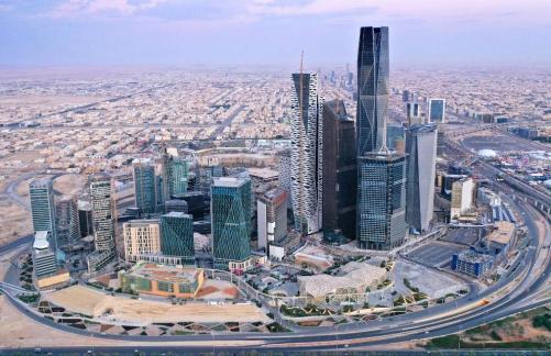 സൗദിക്കു നേരെ ഇറാന്റെ മിസൈൽ - ഡ്രോൺ ആക്രമണം: റിയാദിലും കിഴക്കൻ പ്രവിശ്യയിലും ലക്ഷ്യമിട്ട് നീക്കം; ശക്തമായി പ്രതിരോധിച്ച് സൗദി സേന