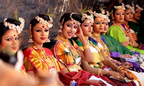 അനന്ത പുരി ഉണർന്നു: ഇനി ഏഴ് നാൾ കലയുടെ മാമാങ്കം 