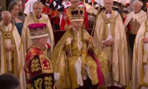 കിരീടമണിഞ്ഞ് ചാൾസ്