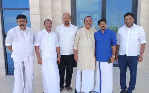 ചാലക്കുടി എംപി ബെന്നി ബഹനാൻ 'ലേഡി ഓഫ് അറേബ്യ' കത്തീഡ്രൽ ദേവാലയം സന്ദർശിച്ചു ചാലക്കുടി എംപി ബെന്നി ബഹനാൻ 'ലേഡി ഓഫ് അറേബ്യ' കത്തീഡ്രൽ ദേവാലയം സന്ദർശിച്ചു