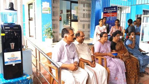 തുമ്പമൺ പ്രവാസി അസോസിയേഷൻ തുമ്പമൺ പ്രാഥമിക ആരോഗ്യ കേന്ദ്രത്തിൽ ശുദ്ധജല കുടിവെള്ള സംഭരണി സ്ഥാപിച്ചു തുമ്പമൺ പ്രവാസി അസോസിയേഷൻ തുമ്പമൺ പ്രാഥമിക ആരോഗ്യ കേന്ദ്രത്തിൽ ശുദ്ധജല കുടിവെള്ള സംഭരണി സ്ഥാപിച്ചു