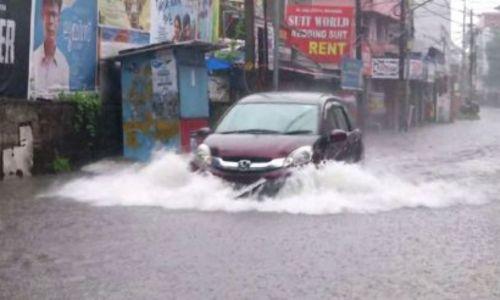 കൊച്ചിയിൽ ശക്തമായ മഴ; ഇടപ്പള്ളി ഭാഗങ്ങളിൽ വെള്ളക്കെട്ടും ഗതാഗതതടസ്സവും കൊച്ചിയിൽ ശക്തമായ മഴ; ഇടപ്പള്ളി ഭാഗങ്ങളിൽ വെള്ളക്കെട്ടും ഗതാഗതതടസ്സവും