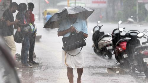 കേരളത്തിൽ വീണ്ടും റെഡ് അലേർട്ട്; എട്ട് ജില്ലകളിൽ അതിതീവ്ര മഴയ്ക്ക് സാധ്യത കേരളത്തിൽ വീണ്ടും റെഡ് അലേർട്ട്; എട്ട് ജില്ലകളിൽ അതിതീവ്ര മഴയ്ക്ക് സാധ്യത