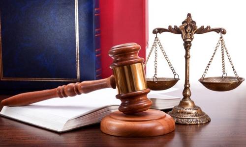 പ്രതിയെ രക്ഷപ്പെടാൻ സഹായിച്ച രണ്ടു പേരെ കോടതി വെറുതെവിട്ടു