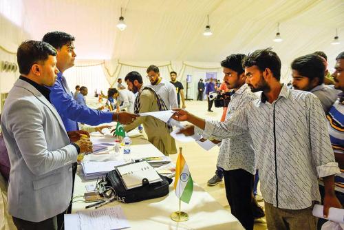 യുഎഇയില്‍ വിസാ കാലാവധി കഴിഞ്ഞവര്‍ക്ക് പിഴയില്ലാതെ രാജ്യം വിടാനുള്ള സമയപരിധി നീട്ടി