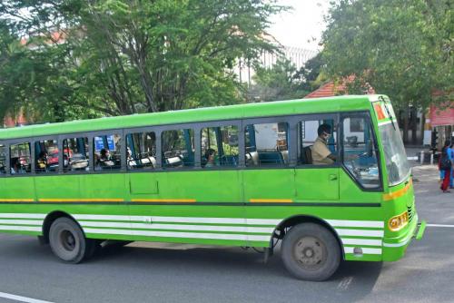 നിയന്ത്രണങ്ങളോടെ സ്വകാര്യ ബസ് സർവീസ് നാളെ മുതൽ