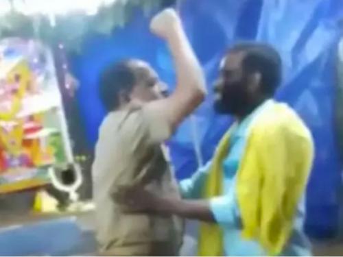 യൂണിഫോമിൽ പൊതുമധ്യത്തിൽ മദ്യപിച്ച് നൃത്തം ചെയ്ത പൊലീസ് ഉദ്യോഗസ്ഥന് സസ്പെൻഷൻ യൂണിഫോമിൽ പൊതുമധ്യത്തിൽ മദ്യപിച്ച് നൃത്തം ചെയ്ത പൊലീസ് ഉദ്യോഗസ്ഥന് സസ്പെൻഷൻ
