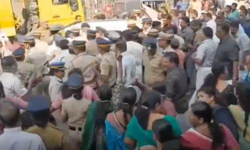 കൂത്താട്ടുകുളം നഗരസഭയില് എല്ഡിഎഫ് ഭരണസമിതിക്കെതിരെ അവിശ്വാസ പ്രമേയം: കൗണ്സിലറെ കടത്തികൊണ്ടുപോയി കൂത്താട്ടുകുളം നഗരസഭയില് എല്ഡിഎഫ് ഭരണസമിതിക്കെതിരെ അവിശ്വാസ പ്രമേയം: കൗണ്സിലറെ കടത്തികൊണ്ടുപോയി