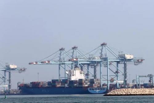 ചരക്ക് നീക്കത്തിന് ഇളവ് വേണം; പോർട്ട് ഫീസ് ഒഴിവാക്കാൻ ബഹ്‌റൈൻ എംപിമാരുടെ ശുപാർശ