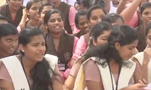 വെള്ളാപ്പള്ളി നടേശന് കോളേജില് വീണ്ടും വിദ്യാര്ഥിനിസമരം വെള്ളാപ്പള്ളി നടേശന് കോളേജില് വീണ്ടും വിദ്യാര്ഥിനിസമരം