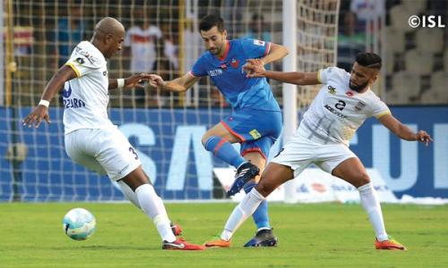 ഐ.എസ്.എൽ : മുംബൈ­യ്‌ക്കും ജംഷെ­ഡ്‌പു­രി­നും ജയം