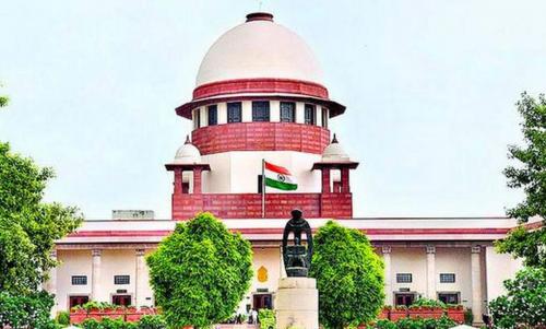 ബി.ബി.സി ഡോക്യുമെന്ററി വിവാദം; കേന്ദ്രസർക്കാരിന് നോട്ടീസ് അയച്ച് സുപ്രീം കോടതി ബി.ബി.സി ഡോക്യുമെന്ററി വിവാദം; കേന്ദ്രസർക്കാരിന് നോട്ടീസ് അയച്ച് സുപ്രീം കോടതി