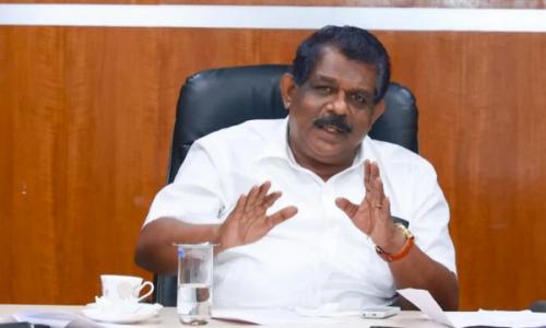 ഇരുചക്ര വാഹനങ്ങളിലെ ട്രിപ്പിൾ റൈഡിൽ കുട്ടികൾക്ക് ഇളവ് നൽകാൻ സർക്കാർ നീക്കം