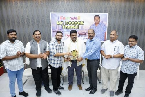ബി.കെ.എസ്.എഫ് ഹെൽപ്പ് ലൈൻ അംഗം ദീപക് തണലിന് യാത്രയയപ്പ് നൽകി