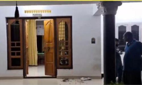 തൃശൂരിൽ സിപിഐഎം വനിതാ നേതാവിന്റെ വീട് കയറി ആക്രമണം തൃശൂരിൽ സിപിഐഎം വനിതാ നേതാവിന്റെ വീട് കയറി ആക്രമണം