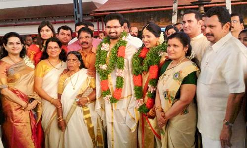 കെ കരുണാകന്റെ ചെറുമകൻ വിവാഹിതനായി കെ കരുണാകന്റെ ചെറുമകൻ വിവാഹിതനായി