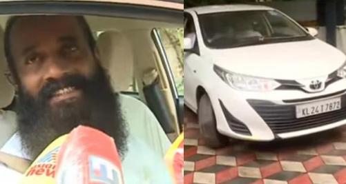 വിധി കേൾക്കാൻ വിസ്മയയുടെ പിതാവ് ത്രിവിക്രമൻ നായർ കോടതിയിലേക്ക് വിധി കേൾക്കാൻ വിസ്മയയുടെ പിതാവ് ത്രിവിക്രമൻ നായർ കോടതിയിലേക്ക്