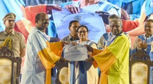 മമത ബാനർജിയെ വാജ്‌പേയിയോട് ഉപമിച്ച് ബംഗാൾ ഗവർണർ; സംസ്ഥാന ബിജെപിയിൽ അതൃപ്തി