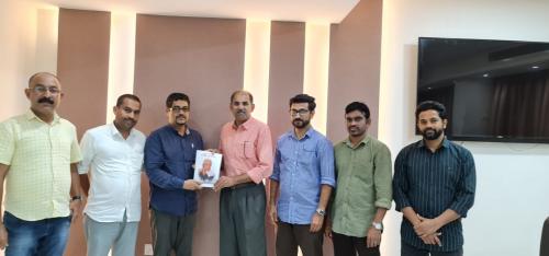 ടി.കെ.അബ്ദുല്ല സ്മൃതി പുസ്തകം ബഹ്റൈൻ പ്രകാശനം നടന്നു ടി.കെ.അബ്ദുല്ല സ്മൃതി പുസ്തകം ബഹ്റൈൻ പ്രകാശനം നടന്നു