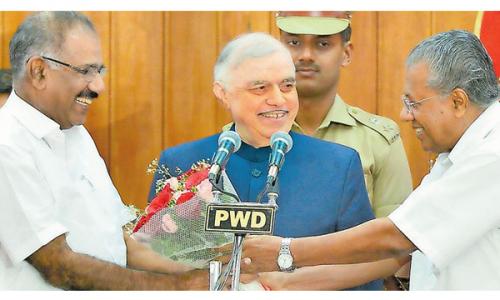 എ.കെ­ ശശീ­ന്ദ്രൻ‍ വീ­ണ്ടും മന്ത്രി­യാ­യി­ സത്യപ്രതി­ജ്ഞ ചെ­യ്തു­