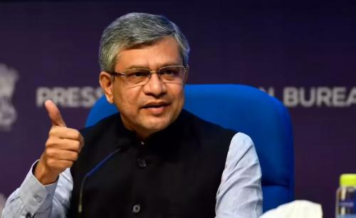 വയോധികർക്കും 45 വയസ്സിന് മുകളിലുള്ള സ്ത്രീകൾക്കും ട്രെയിനുകളിൽ ലോവർ ബർത്തുകളിൽ മുൻഗണന