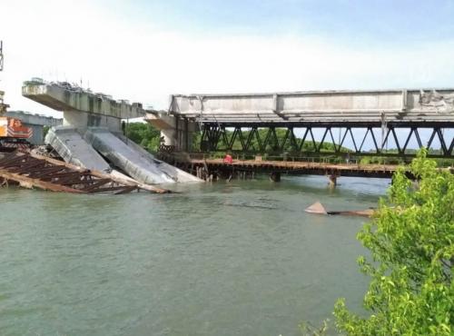 മാഹി പാലത്തിന്റെ ബീമുകൾ തകർന്ന സംഭവം: നിർമ്മാണ കന്പനിയെ വിലക്കി കേന്ദ്രസർക്കാർ