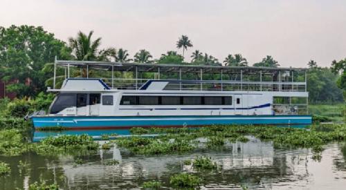 കൊച്ചിയുടെ കായൽ സൗന്ദര്യം ആസ്വദിച്ചൊരു യാത്ര; ഒരാൾക്ക് ടിക്കറ്റിന് 300 രൂപ മാത്രം കൊച്ചിയുടെ കായൽ സൗന്ദര്യം ആസ്വദിച്ചൊരു യാത്ര; ഒരാൾക്ക് ടിക്കറ്റിന് 300 രൂപ മാത്രം