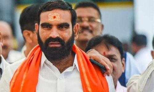 അച്ഛനമ്മമാർ എനിക്ക് വോട്ട് ചെയ്തില്ലെങ്കിൽ നിരാഹാരം കിടക്കണം’; വിവാദമായി കുട്ടികളോടുള്ള ശിവസേന എംഎൽഎയുടെ ആഹ്വാനം അച്ഛനമ്മമാർ എനിക്ക് വോട്ട് ചെയ്തില്ലെങ്കിൽ നിരാഹാരം കിടക്കണം’; വിവാദമായി കുട്ടികളോടുള്ള ശിവസേന എംഎൽഎയുടെ ആഹ്വാനം