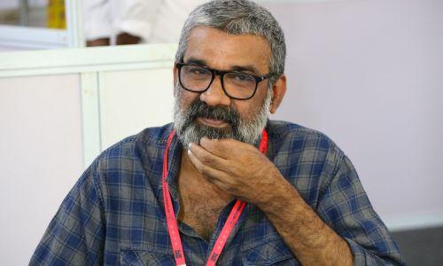 ചലച്ചിത്ര മേളയ്ക്കിടെ രഞ്ജിത്തിനെതിരെ കലാപം ചലച്ചിത്ര മേളയ്ക്കിടെ രഞ്ജിത്തിനെതിരെ കലാപം