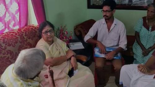 മന്ത്രി ആർ. ബിന്ദു മരിച്ച ഫിലോമിനയുടെ വീട്ടിൽ; കടുത്ത അതൃപ്തി അറിയിച്ച് കുടുംബം മന്ത്രി ആർ. ബിന്ദു മരിച്ച ഫിലോമിനയുടെ വീട്ടിൽ; കടുത്ത അതൃപ്തി അറിയിച്ച് കുടുംബം