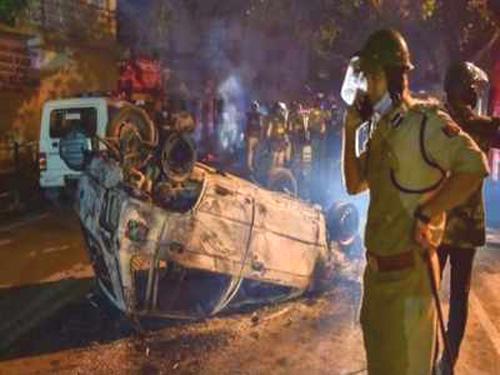ബംഗളൂരു കലാപം: കോൺഗ്രസ് കോർപറേറ്ററുടെ ഭർത്താവ് അടക്കം 206 പേർ അറസ്റ്റിൽ ബംഗളൂരു കലാപം: കോൺഗ്രസ് കോർപറേറ്ററുടെ ഭർത്താവ് അടക്കം 206 പേർ അറസ്റ്റിൽ