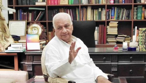 ഗവർണറെ തള്ളി ഹൈക്കോടതി; എല്ലാ വിസിമാർക്കും പദവിയിൽ തുടരാമെന്ന് നിർദ്ദേശം ഗവർണറെ തള്ളി ഹൈക്കോടതി; എല്ലാ വിസിമാർക്കും പദവിയിൽ തുടരാമെന്ന് നിർദ്ദേശം