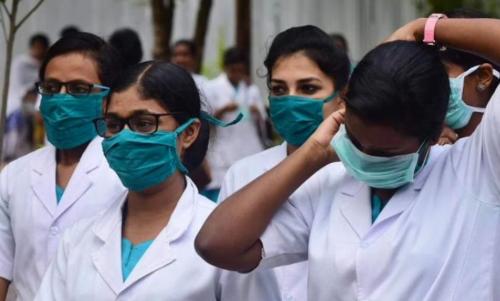വേതനം വർദ്ധിപ്പിക്കണം; സ്വകാര്യ ആശുപത്രിയിലെ നഴ്സുമാർ വീണ്ടും സമരത്തിലേക്ക് വേതനം വർദ്ധിപ്പിക്കണം; സ്വകാര്യ ആശുപത്രിയിലെ നഴ്സുമാർ വീണ്ടും സമരത്തിലേക്ക്